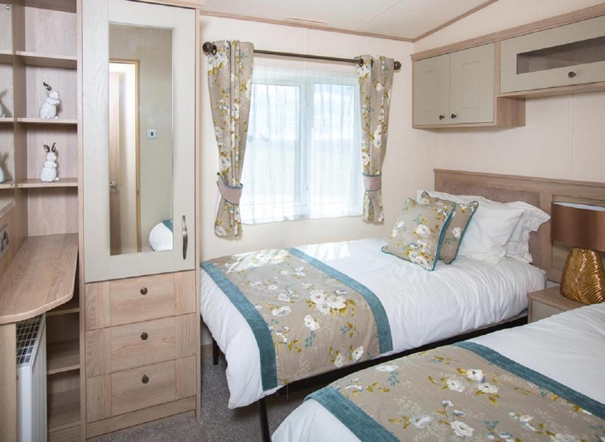 Newperran Holiday Park New Quay エクステリア 写真