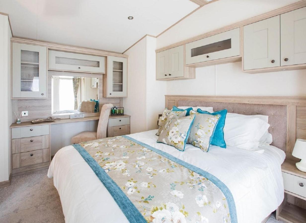 Newperran Holiday Park New Quay エクステリア 写真