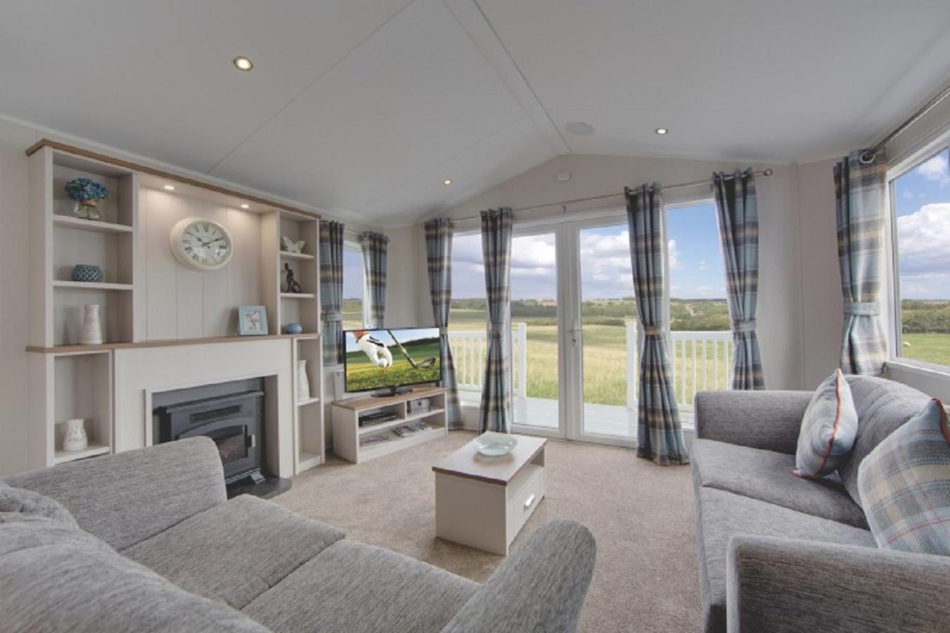 Newperran Holiday Park New Quay エクステリア 写真