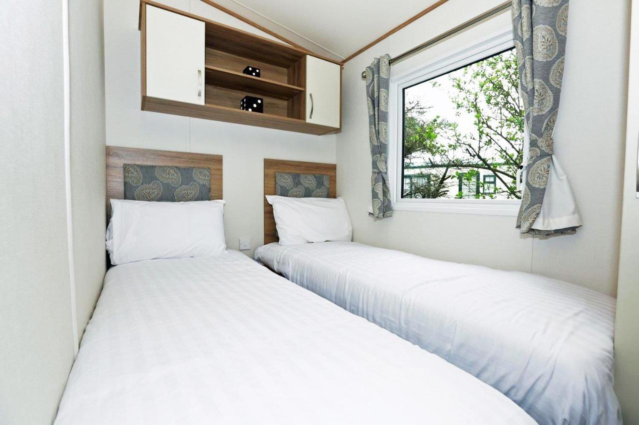 Newperran Holiday Park New Quay エクステリア 写真
