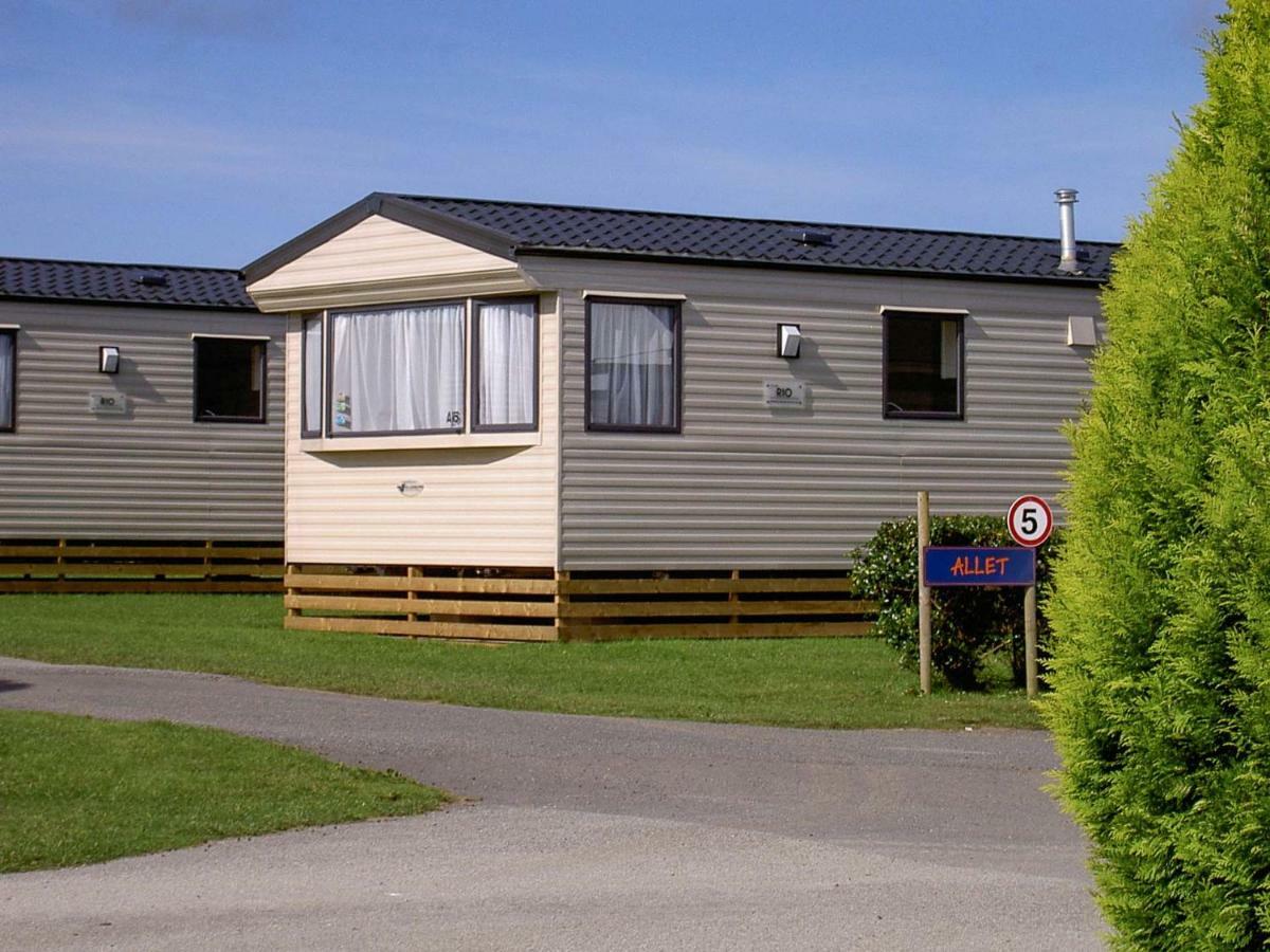 Newperran Holiday Park New Quay エクステリア 写真