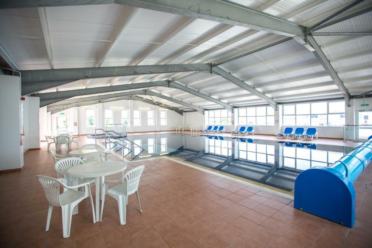 Newperran Holiday Park New Quay エクステリア 写真