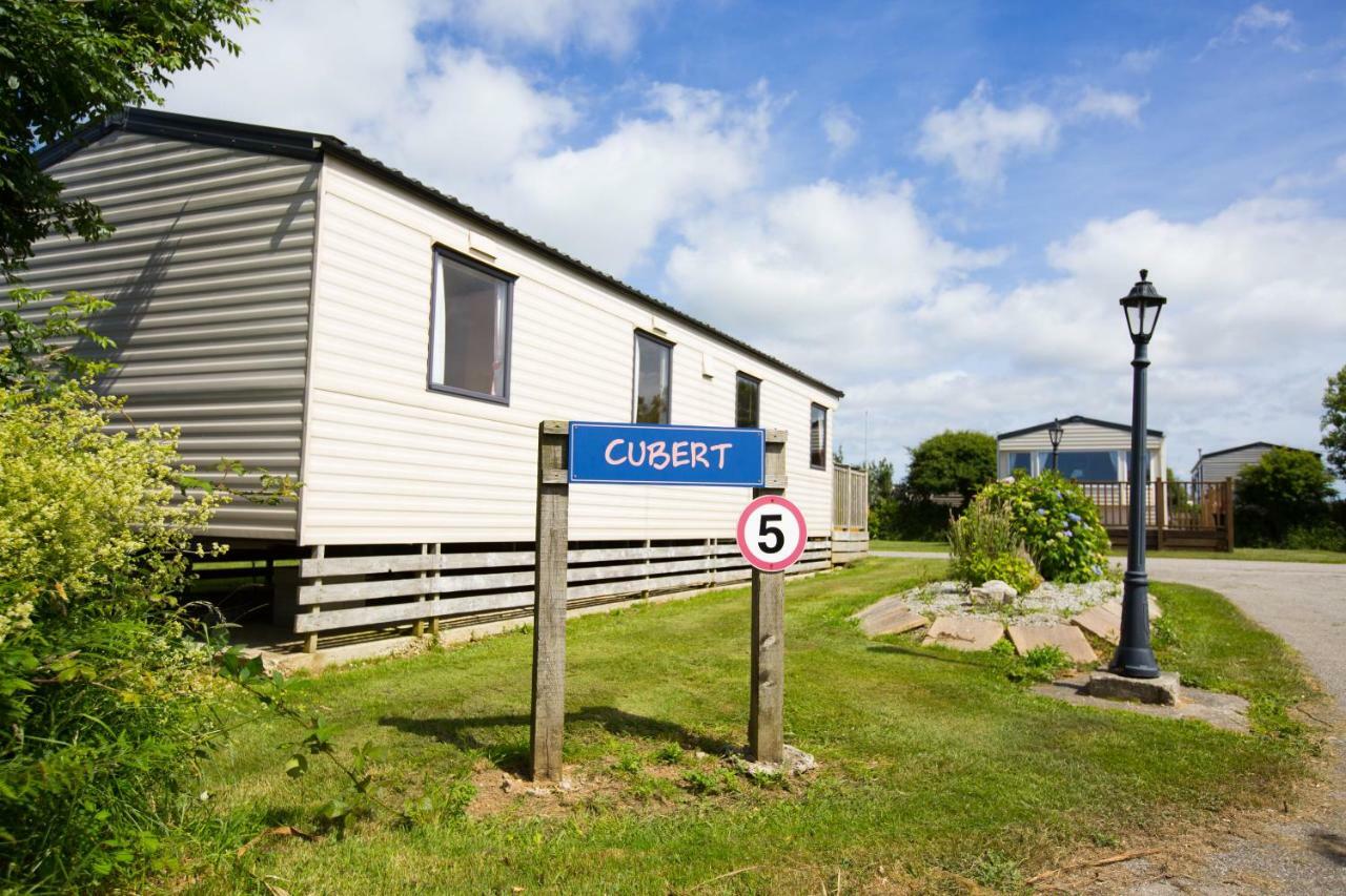 Newperran Holiday Park New Quay エクステリア 写真