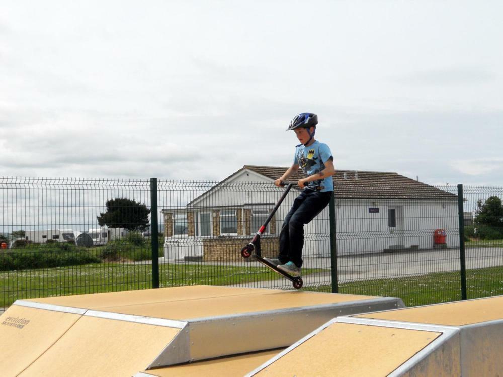 Newperran Holiday Park New Quay エクステリア 写真